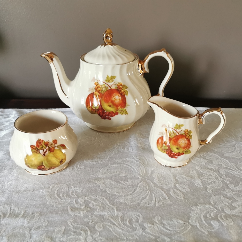 Sadler Assorted Fruit Swirl Teapot Set
